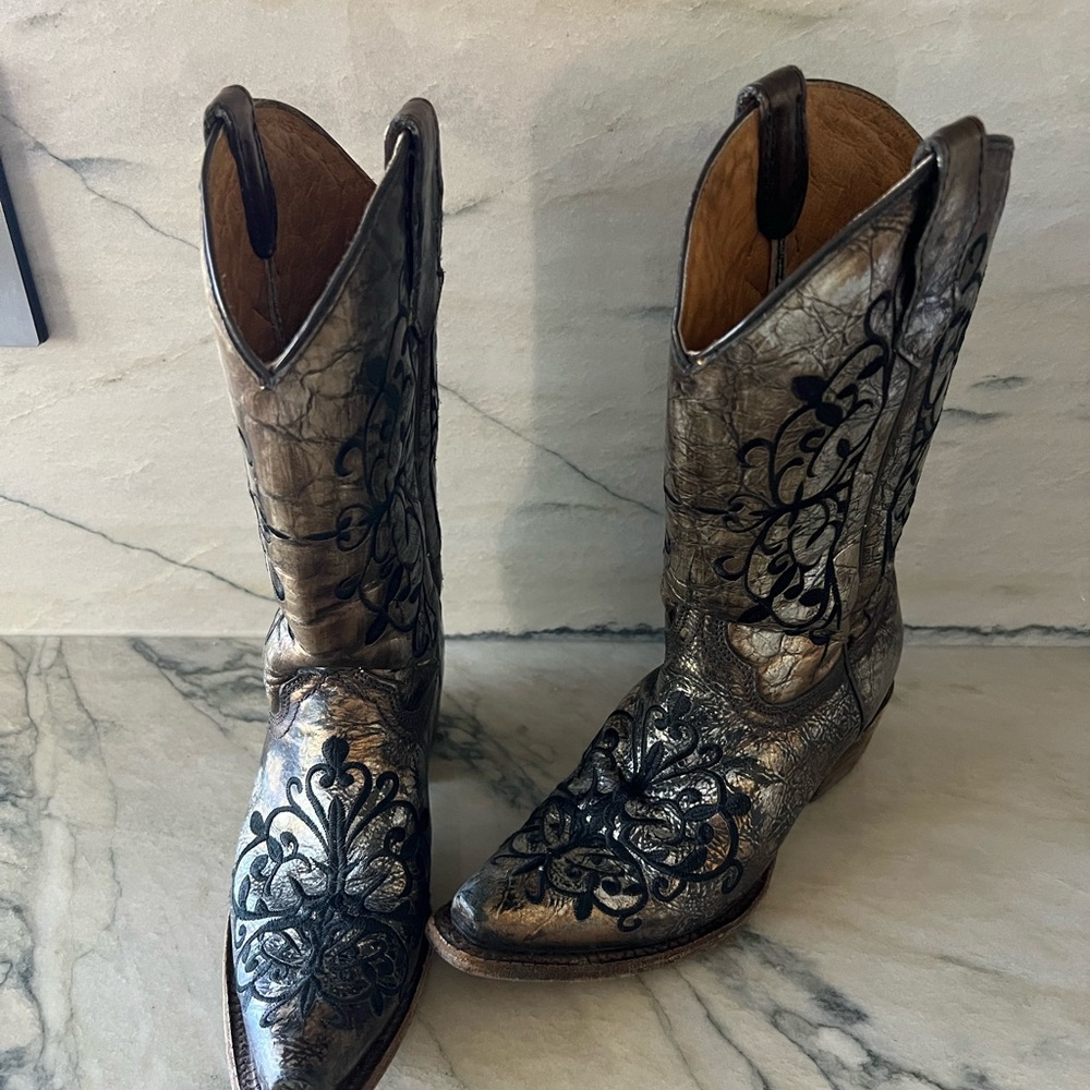 Corral Girls Western Distressed Cowgirl Boots